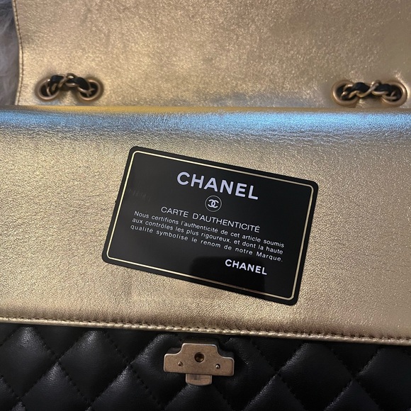 Chanel Medium CC Chic Flap Bag - Picture 12 of 13